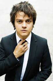 How tall is Jamie Cullum?